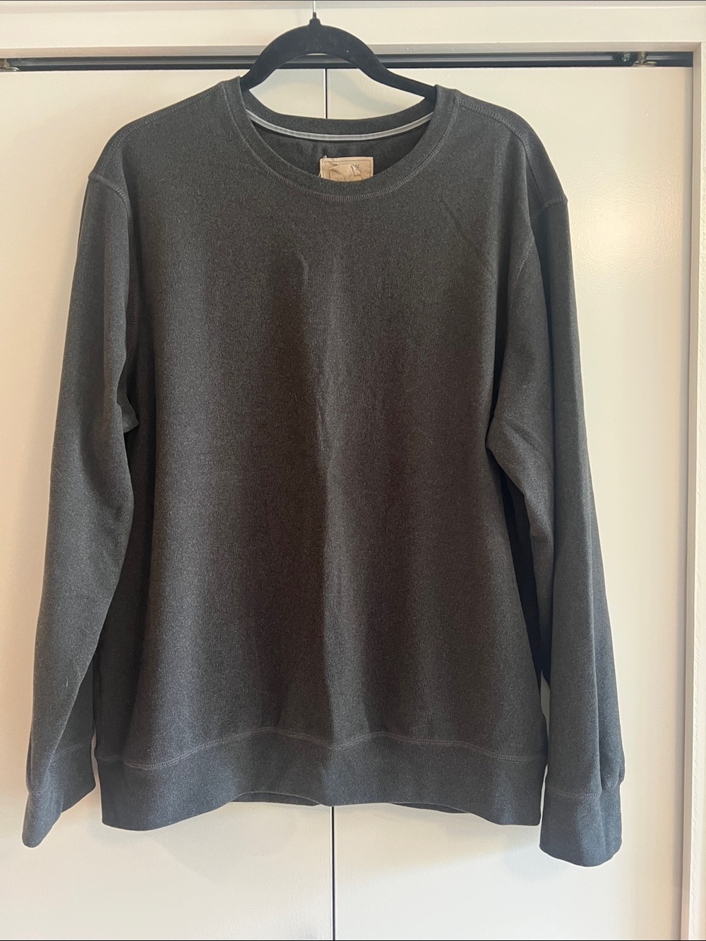 Men's Charcoal Crewneck Sweater - Classic Long-Sleeve Pullover